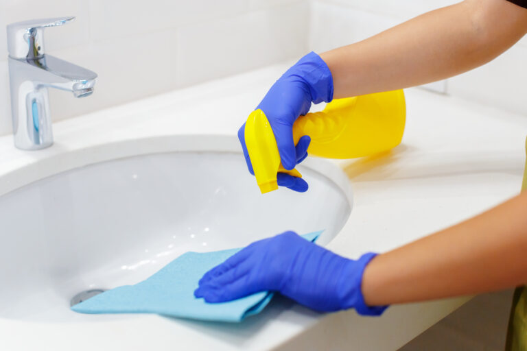 The Ultimate Guide to Bathroom Cleaning: Efficient Methods for a Spotless Space